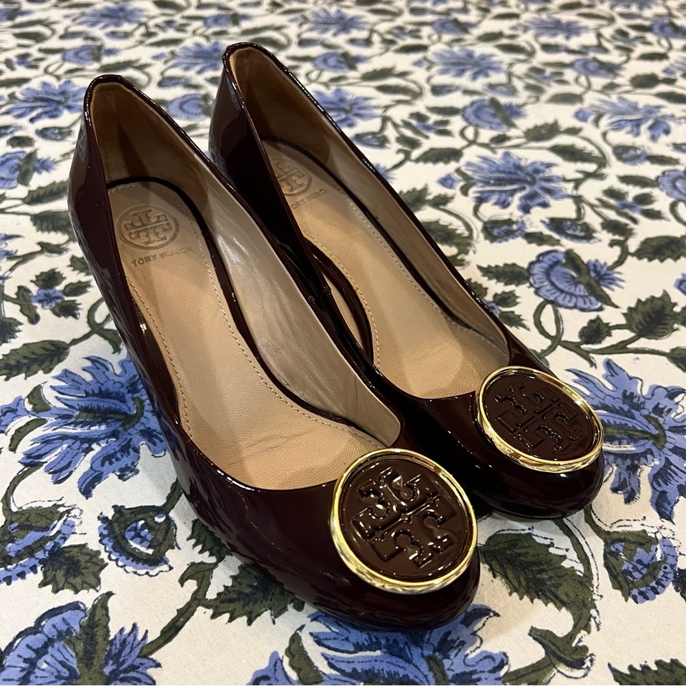 Tory Burch Women's Burgundy Wedges